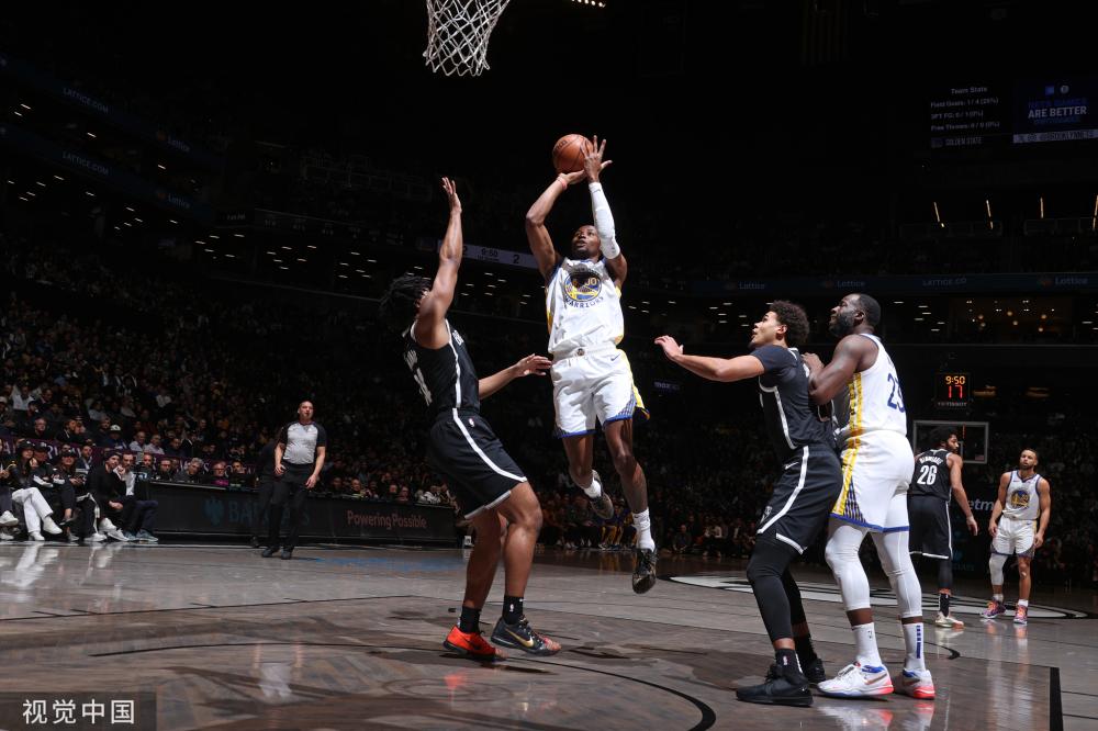 夏窗期间的 夏窗期间的